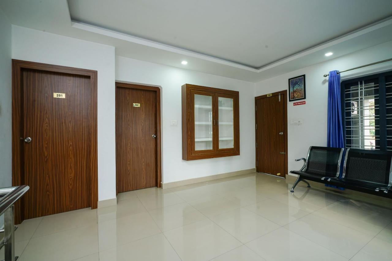 Oyo 6526 Ap Residency City Szultán Bathery Kültér fotó